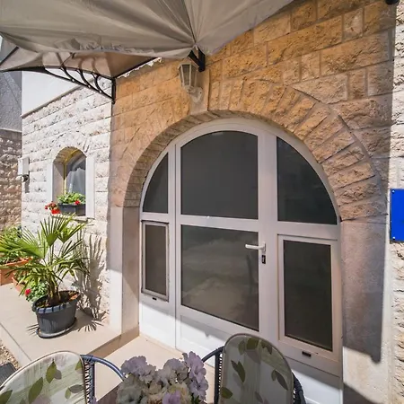 Stone House Apartman